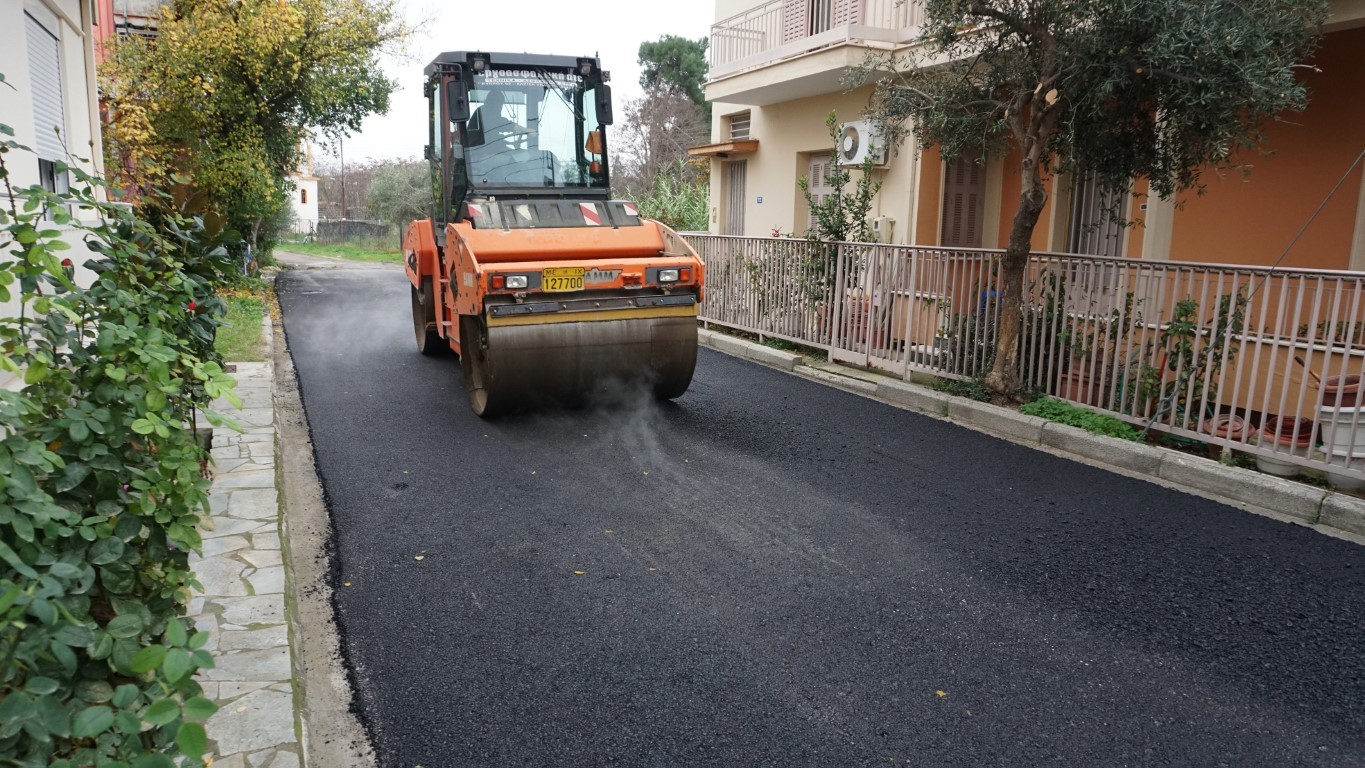 Ασφαλτοστρώσεις της ΔΕΥΑΛ στην πόλη της Λάρισας